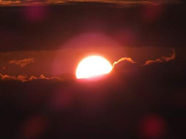 На Солнце случился двойной взрыв. И очень сильный