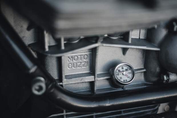 Bernd & Robin Mehnert: кафе рейсер Moto Guzzi California 1100 EV