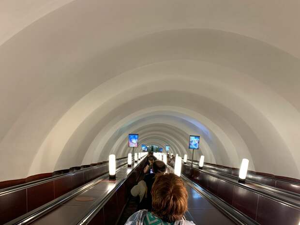 Пассажир упал на пути на станции метро «Удельная»