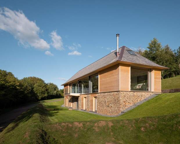 Встроенный в склон холма дом в Великобритании