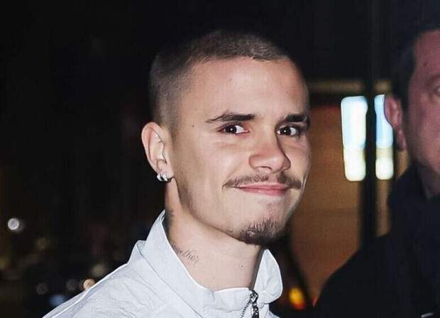 Средний сын Бекхэмов блеснул на подиуме на глазах у бывшей девушки