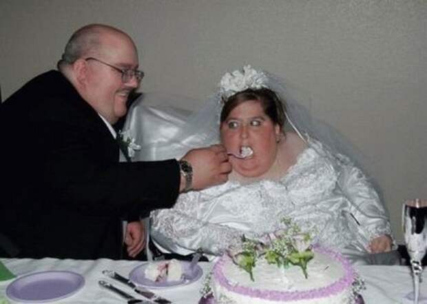Картинки по запросу толстый муж кормит жену