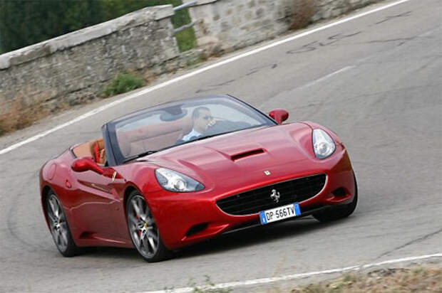 Новый спорткар Ferrari California получит мотор от Maserati