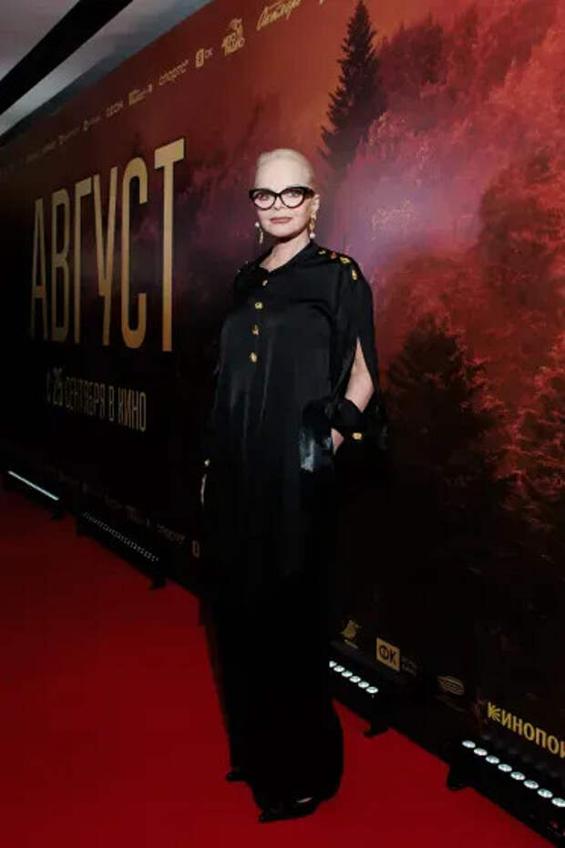 Лариса Долина