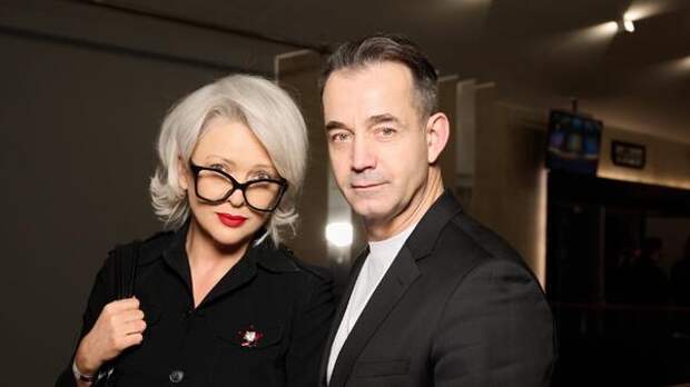 Дроздова вывела в свет красавца-сына и заговорила о будущей невестке