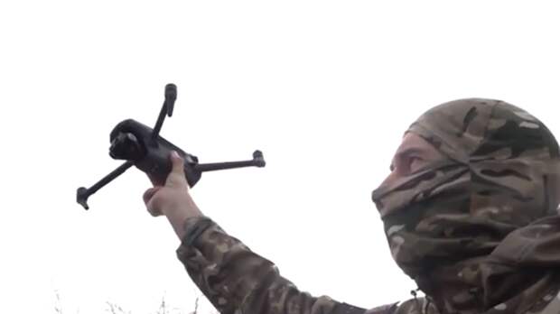 Российские бойцы ударными БПЛА уничтожают боевиков ВСУ районе Каменского