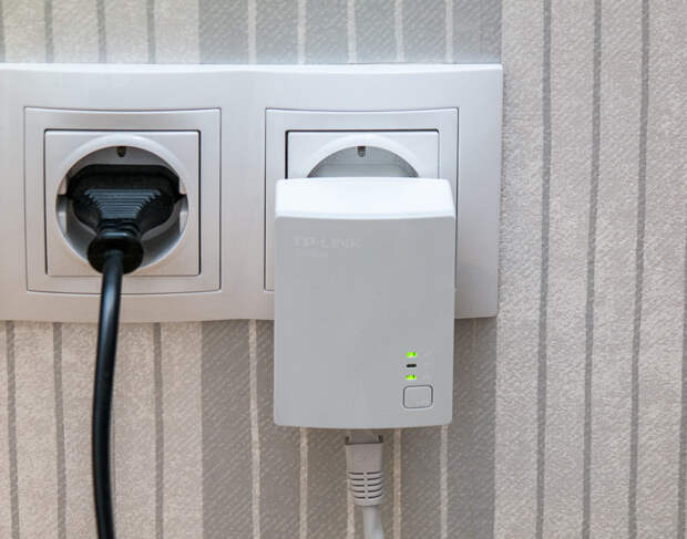 Сеть через электропроводку: обзор PowerLine-адаптеров TP-LINK TL-PA2010P и TL-PA4010-6 Сеть через электропроводку: обзор PowerLine-адаптеров TP-LINK TL-PA2010P и TL-PA4010-6