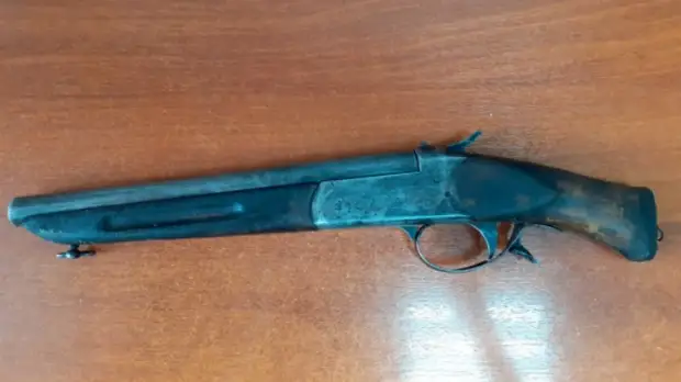 Пенсионер нашел обрез в рюкзачке возле мусорки в Кузбассе