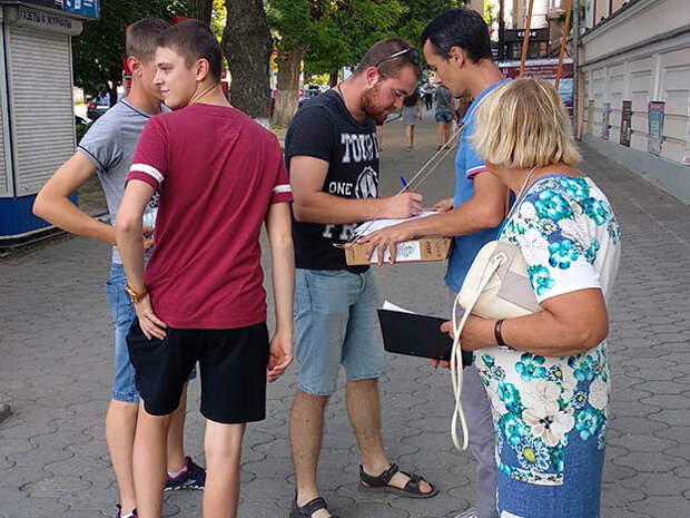 Борис Григорьев. Народ опрошен. Его бесит рост цен, нищеты – но не политический аспект того