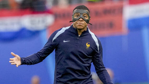 Мбаппе показал новую маску для лица, в которой он может сыграть против Нидерландов