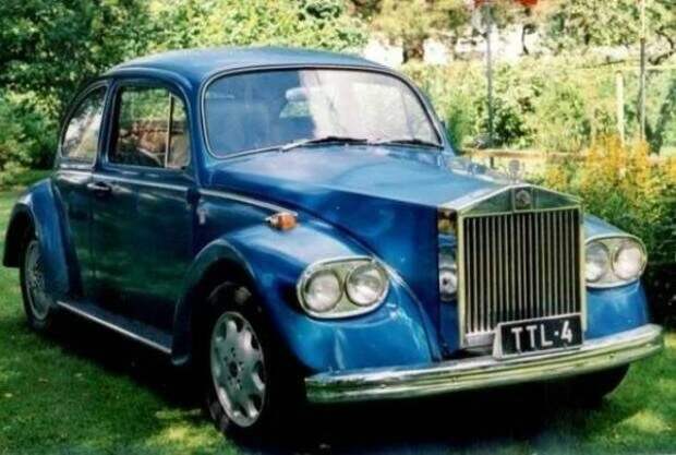 Компания Volkswagen приобрела Rolls-Royce в 1998 году, и, вероятно, тогда автору этого автомобиля пришла в голову такая безумная идея.Казалось, он думал, что приклеить перед «Роллс-Ройса» к «Жуку» будет красиво.Однако в итоге получается очень странный автомобиль, который был создан в Финляндии — стране, где легендарная модель Volkswagen пользуется большим уважением.