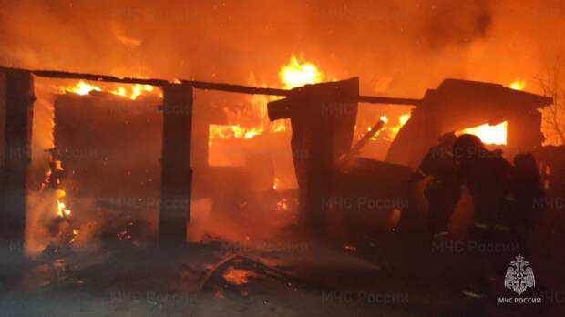 Вечером в Кировградском районе сгорели три дома