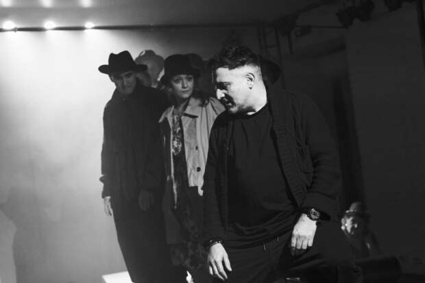 Женщина как смысл: режиссер — о «Трех товарищах», кабаре и актрисе, которую искал вслепую