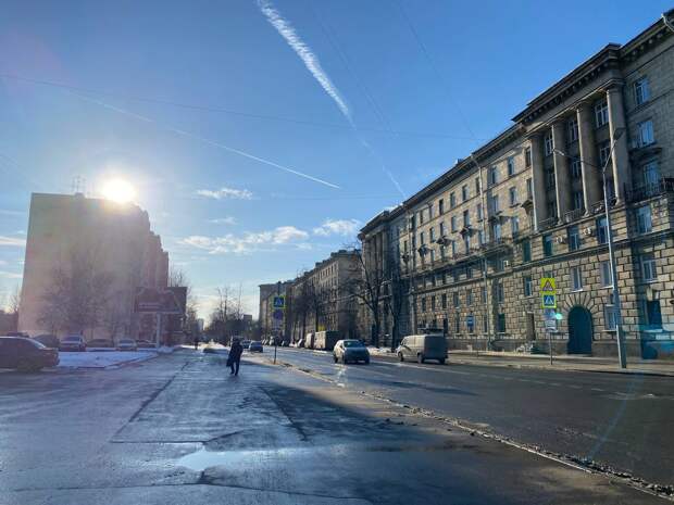 В теплый и солнечный Петербург придут дожди в середине недели