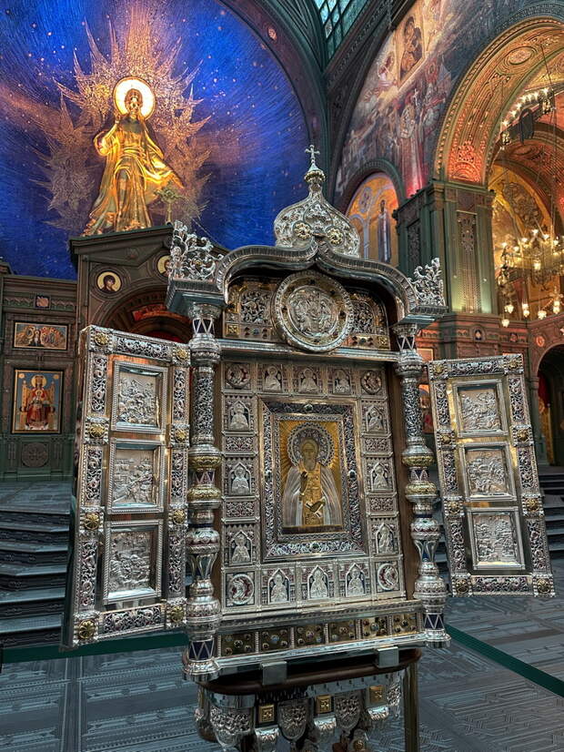 От Ледового побоища до Крыма и СВО – уникальный иконостас передан в главный военный храм России