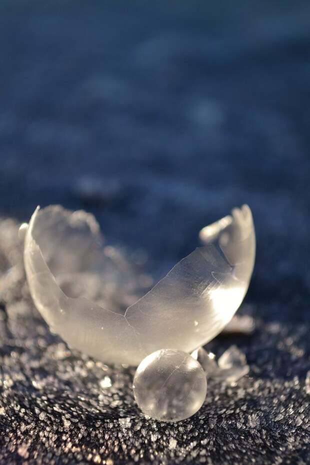 angelakelly03 Хрустальные шары: Девушка фотографирует мыльные пузыри в мороз