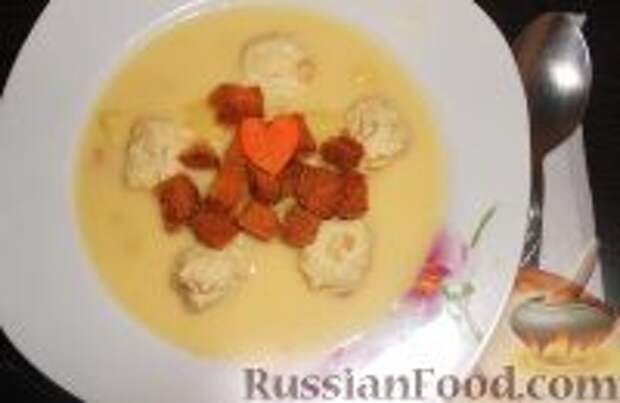 Фото к рецепту: Сырный суп с фрикадельками и сухариками