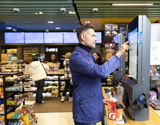 На АЗС развиваются цифровые сервисы и самообслуживание для удобства водителей в Петербурге и области