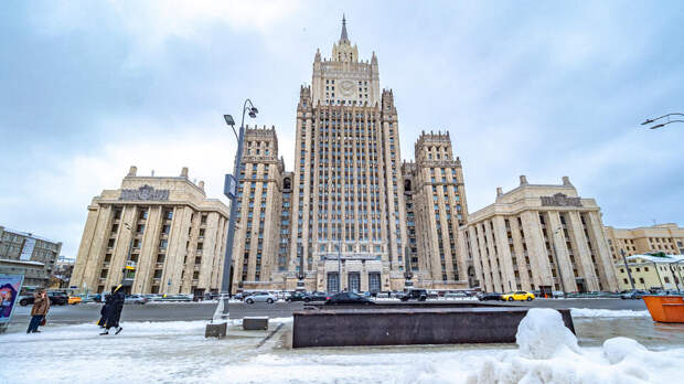 МИД РФ: Украина должна вернуться к внеблоковому статусу