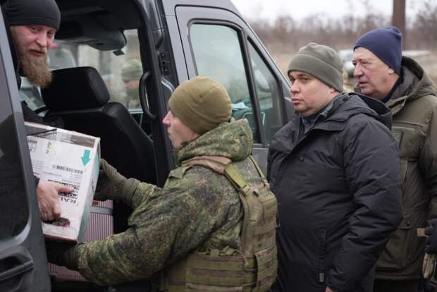 Гвардейскому Ленинградскому полку доставили новый груз помощи