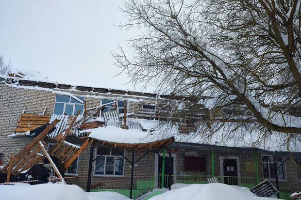 Крыша детского сада обрушилась в Лукояновском округе Нижегородской области