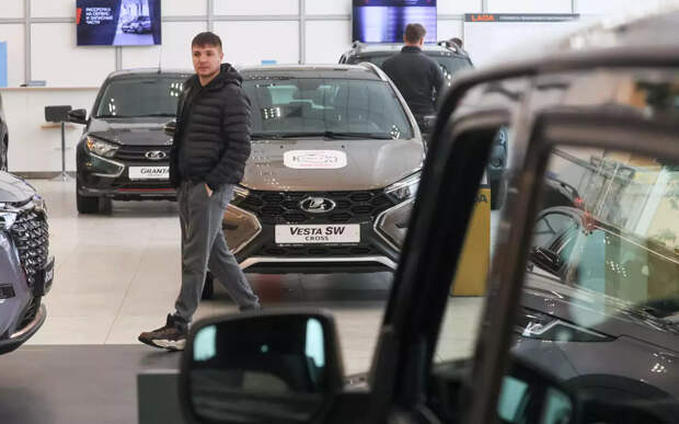 Экономика душит спрос: почему под удар попали бюджетные Lada