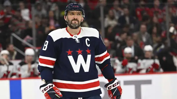 Экс-наставник "Вашингтона" рассказал, как Овечкин попросил водки во время матча