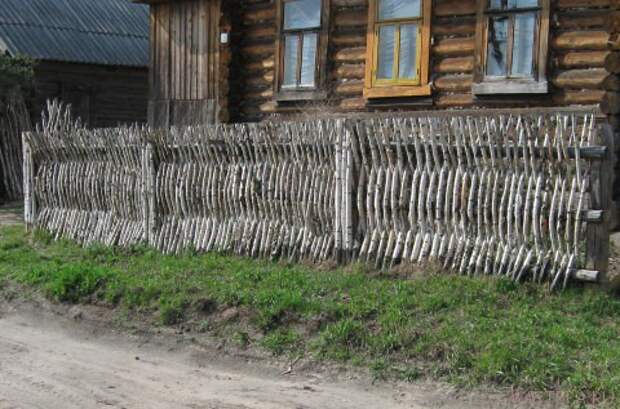 Как сделать плетень. ДЕЛАЕМ САМИ