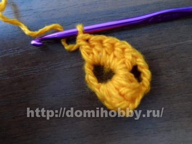 Чехол на табуретку вязаный крючком