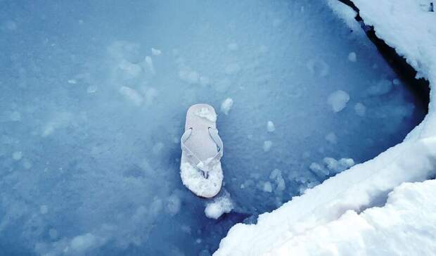 Выходят сотнями: в Приморье появились первые жертвы зимней рыбалки