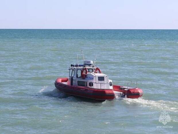 Спасатели в Сочи второй день ищут пропавшую в море 20-летнюю девушку