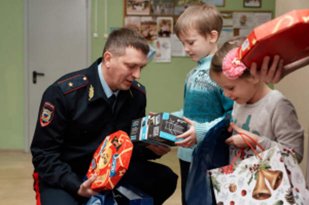 В рамках Всероссийской акции МВД «Елка желаний» руководство ГУ МВД России по Самарской области исполнило заветные мечты юных жителей региона