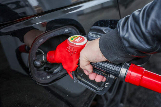 Биржевые цены на бензин в России взлетели