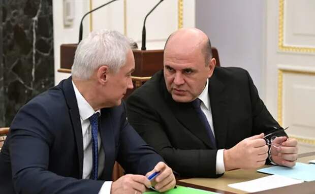 На глазах изумленного Запада происходят события, которые приводят его в ужас. Россия осознала своё величие и свои перспективы и теперь семимильными шагами несется вперед.