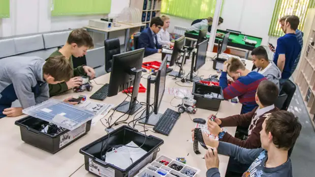 Команда из Москвы стала призёром на международном конкурсе по ИИ для детей