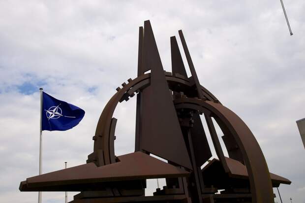 Посольство РФ в Британии: НАТО развязало конфликт на Украине