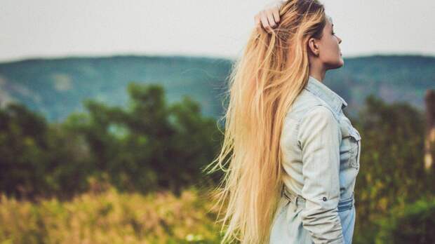 Раскрыта связь между цветом волос девушки и ее характером