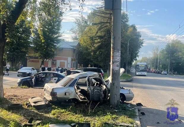 Три человека пострадали из-за лишенного прав водителя в Самаре