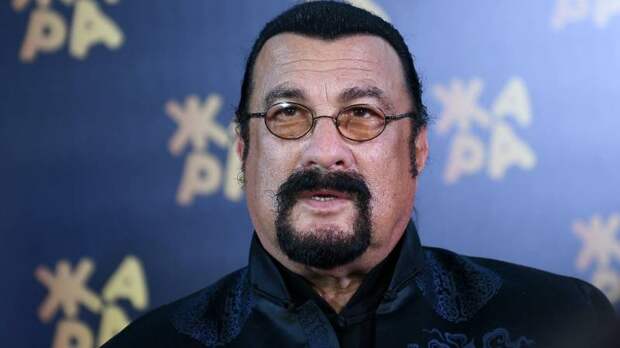 Особняк с гербом, хрущёвка со «звёздной» пропиской и дом-НЛО за миллиарды. Почему мировые знаменитости странно выбирали недвижимость в России