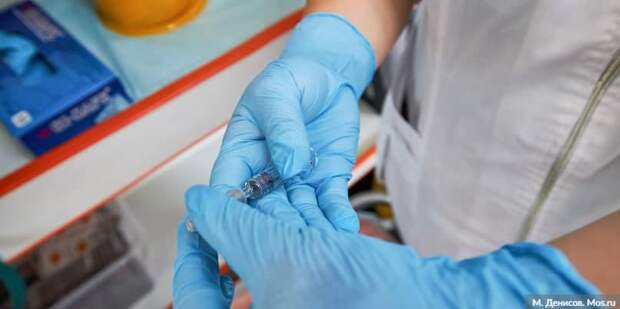 В 2021 году в бюджете Москвы выделены средства на бесплатную вакцинацию от коронавируса Фото: М. Денисов mos.ru