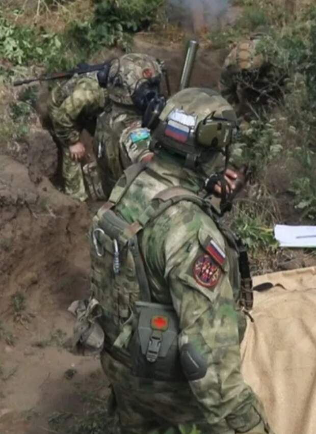 Мы встречаем Новый год в своих домах благодаря этим парням