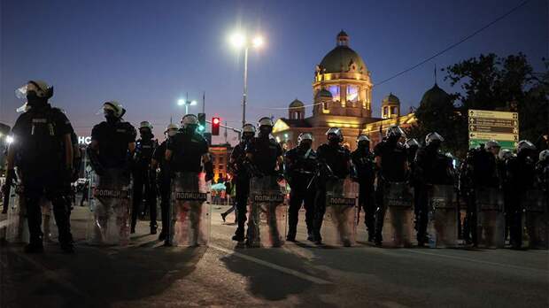 В Сербии шесть человек арестовали за попытку свергнуть власть