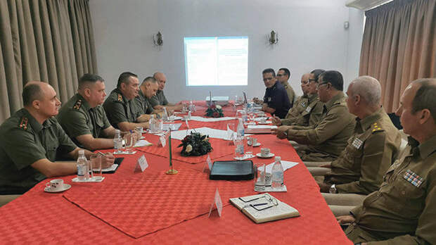 ПЕРЕГОВОРЫ МЕЖДУ БЕЛОРУСАМИ И КУБИНЦАМИ В ГАВАНЕ, ВЕРОЯТНО, МОГЛИ ЗАВЕРШИТЬСЯ ДОГОВОРЁННОСТЬЮ О РАЗМЕЩЕНИИ РСЗО "ПОЛОНЕЗ" НА ОСТРОВЕ СВОБОДЫ. ФОТО: МИНОБОРОНЫ БЕЛОРУССИИ