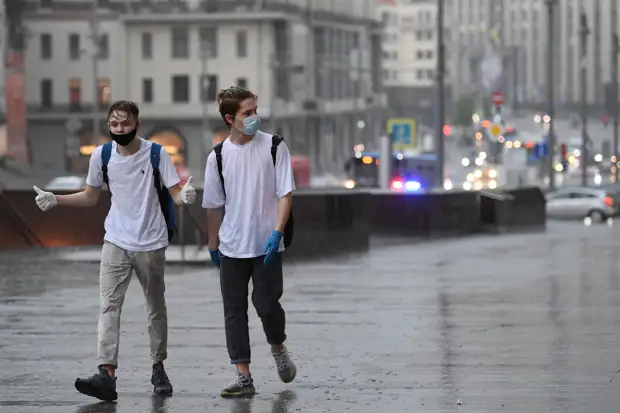 «Общенациональное единение позволило достойно ответить на вызов эпидемии»: Путин о ситуации с COVID-19 в России