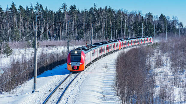 Несколько поездов в Адлер и из Адлера опаздывают на часы в связи с погодой на Кубани