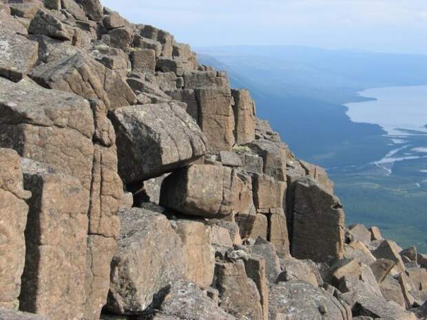 Загадочные каменные структуры плато Путорана.