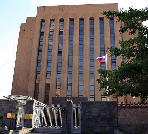 2. В Армении посольство, россия, фото, чиновники