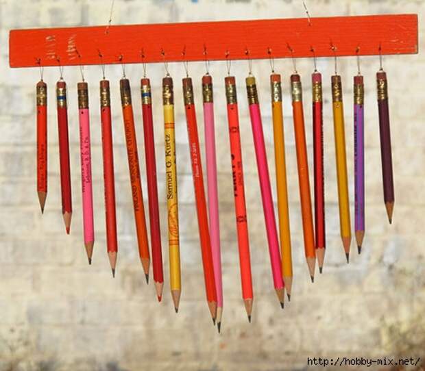 Red_mobile_wind-chime-pencils (475x416, 135Kb)
