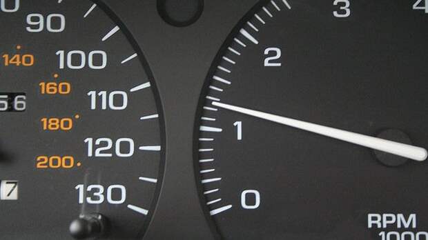 Если Ваш автомобиль работает на холостом ходу более 10 секунд, то заглушите двигатель