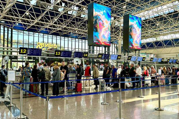 В аэропорту Сочи задерживаются 37 рейсов